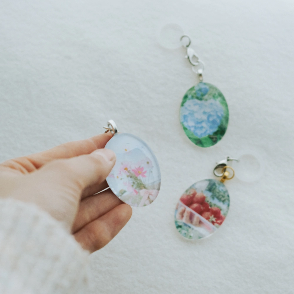 ガラスチャーム