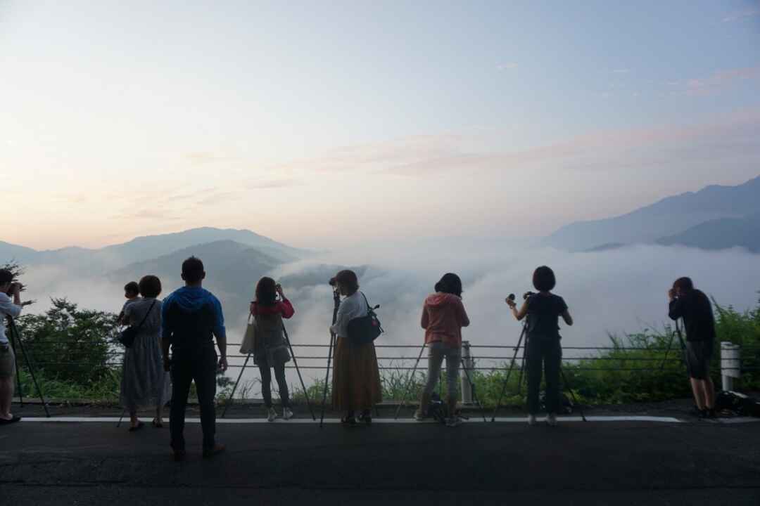 新潟 絶景の魚沼市へカメラ旅に行ってきました フォトスポットの本棚