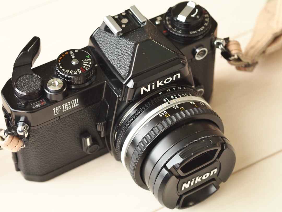 シンプルだけどとっても優秀！ Nikonのフィルムカメラ『Nikon FE2 ...