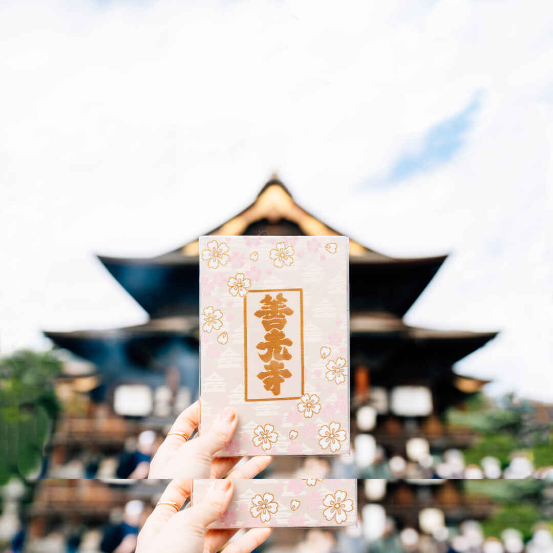 長野市・善光寺の、カメラ女子の「歩き方」